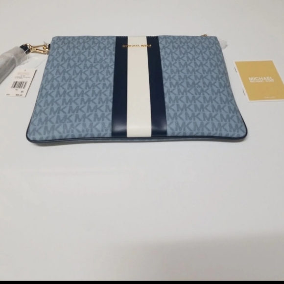 Michael kors wristlet - Picture 2 of 5